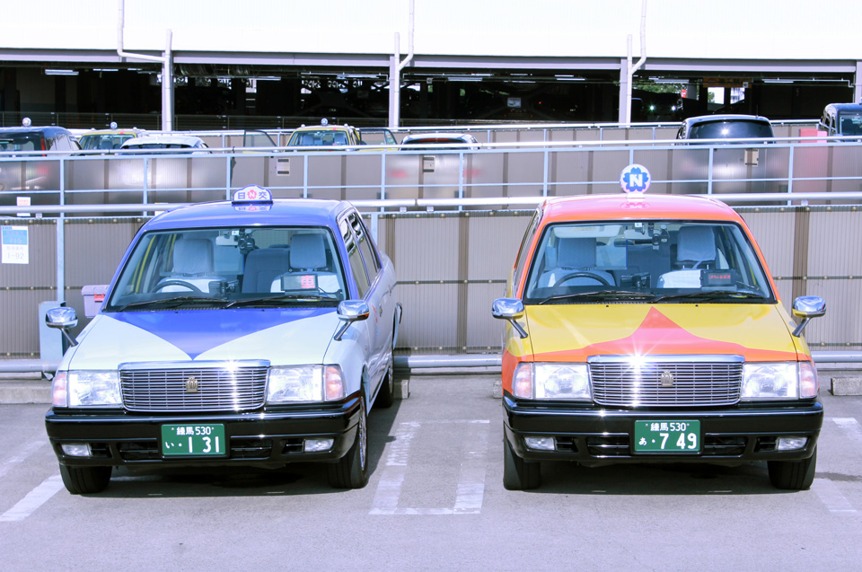 創業90周年記念の特別仕様車が走ります。 | 日本交通株式会社